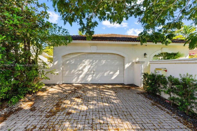 4 of 47 - 810 Ne 21st Dr, Wilton Manors, FL