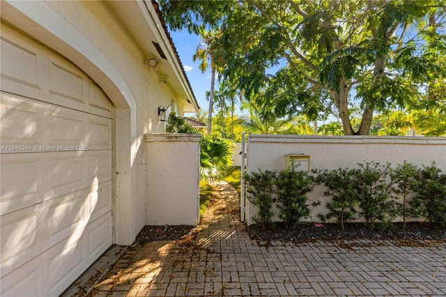5 of 47 - 810 Ne 21st Dr, Wilton Manors, FL