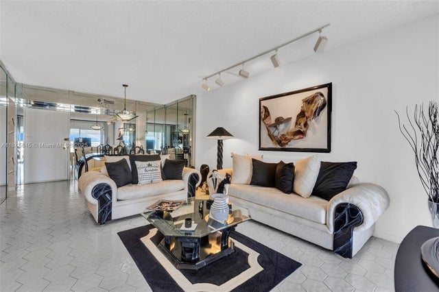 2 of 29 - 3850 Washington St 1114, Hollywood, FL