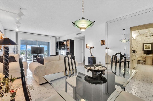 3 of 29 - 3850 Washington St 1114, Hollywood, FL