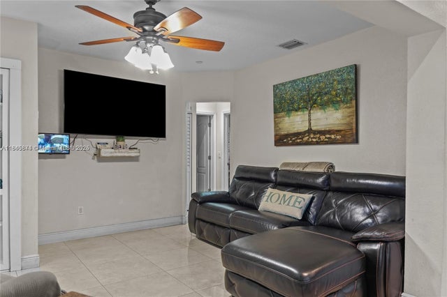 5 of 27 - 117 W 34th St, Hialeah, FL