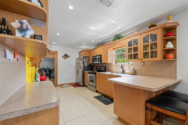 1 of 51 - 3140 Nw 59th St, Miami, FL