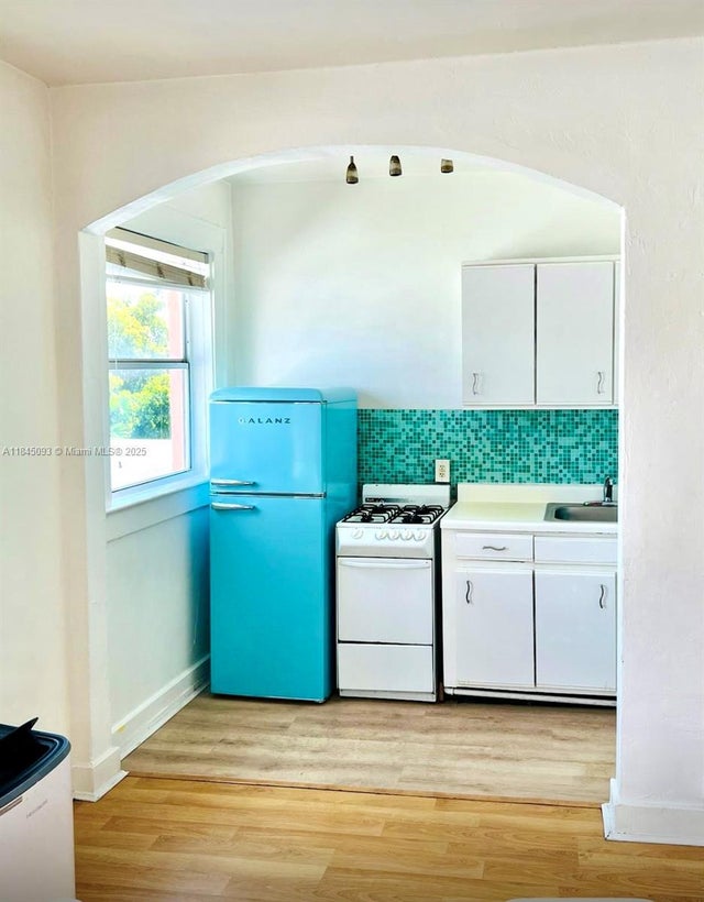 2 of 5 - 642 Michigan Ave 24, Miami Beach, FL