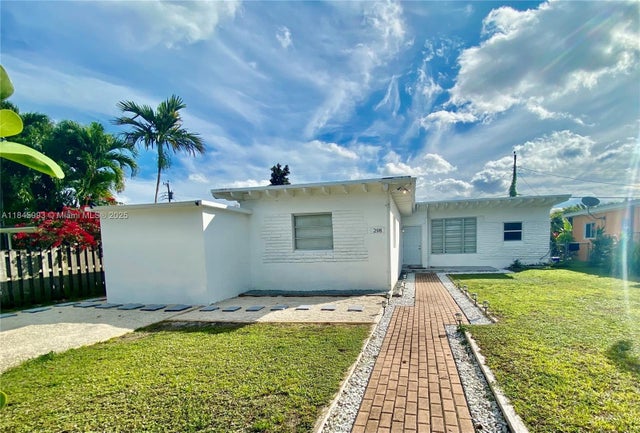 1 of 30 - 298 Nw 105th St, Miami, FL