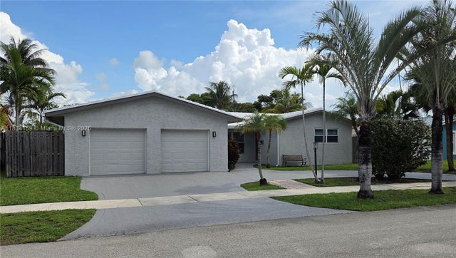 1 of 57 - 1245 Coral Ln, Hollywood, FL