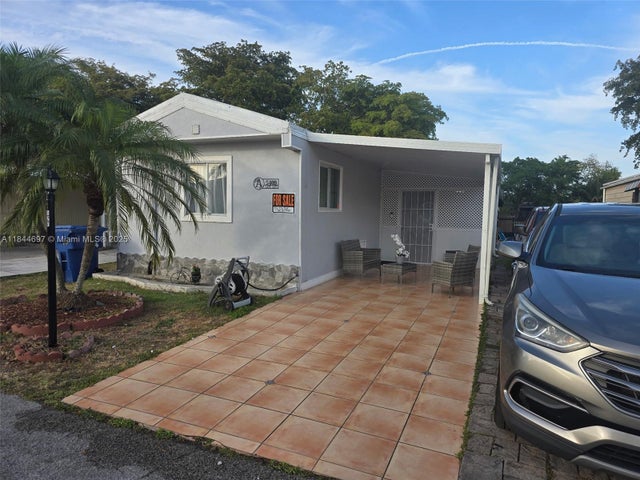 3 of 34 - 5409 Nw 200 Rd, Miami Gardens, FL