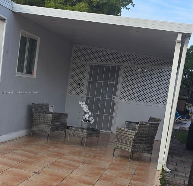 4 of 34 - 5409 Nw 200 Rd, Miami Gardens, FL