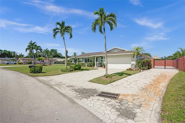 2 of 64 - 2525 Sw 86th Ave, Davie, FL