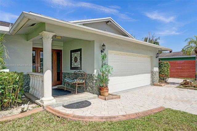 4 of 64 - 2525 Sw 86th Ave, Davie, FL