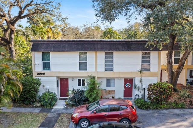 2 of 38 - 3300 Atlanta St 15b, Hollywood, FL