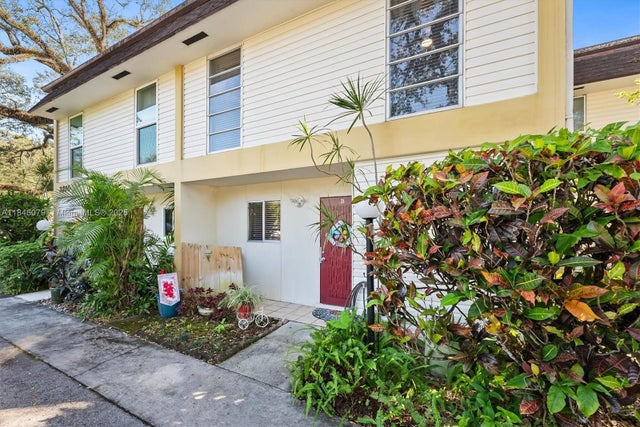 4 of 38 - 3300 Atlanta St 15b, Hollywood, FL