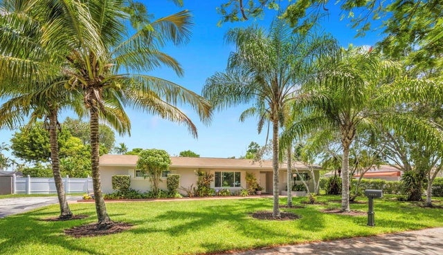1 of 34 - 9841 Sw 122nd St, Miami, FL
