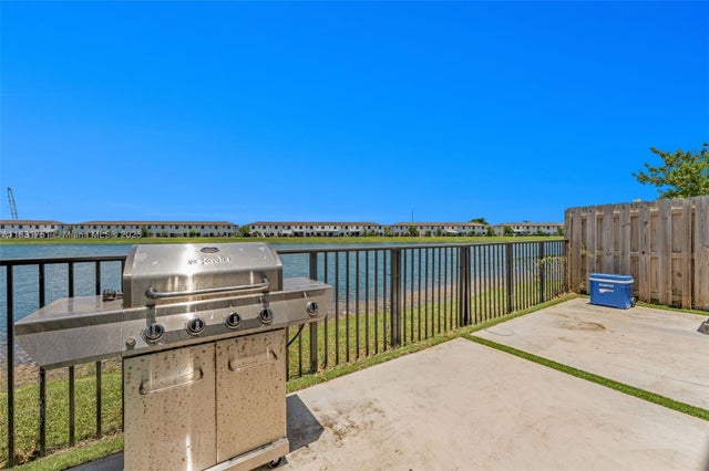 10111 Sw 231st Ln, Miami