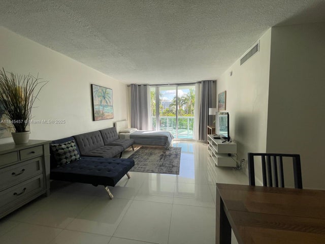 2 of 17 - 3901 S Ocean Dr 3u, Hollywood, FL