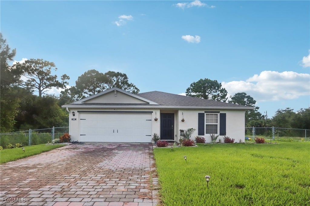 658 Lomond St, Lehigh Acres