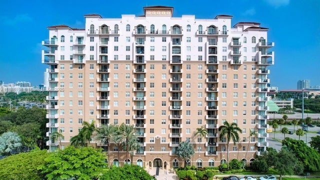 2 of 24 - 616 Clearwater Park Rd 1003, West Palm Beach, FL