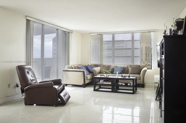 5 of 16 - 2780 Ne 183rd St 1001, Aventura, FL
