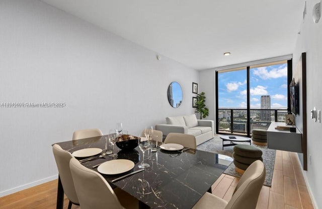 5 of 16 - 398 Ne 5th Street 1719, Miami, FL