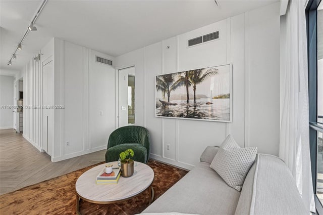 4 of 31 - 2201 Collins Ave 401, Miami Beach, FL