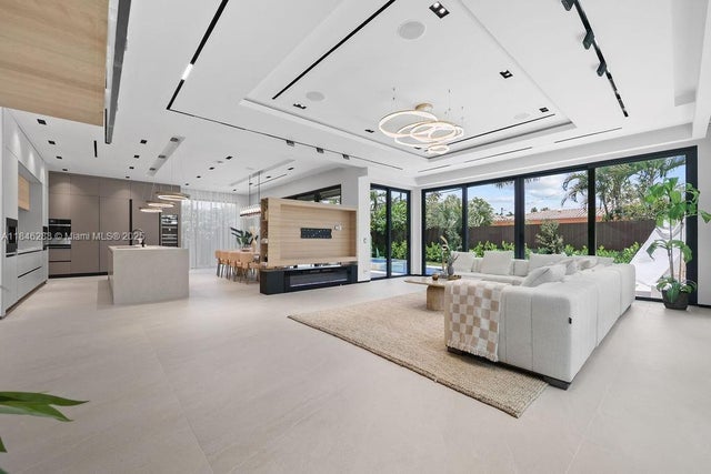 3 of 47 - 255 Capri Ave, Lauderdale By The Sea, FL