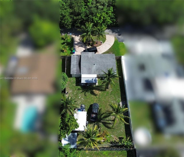 3 of 12 - 5730 Charleston St, Hollywood, FL