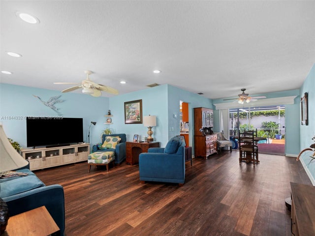 2 of 58 - 11701 Nw 33rd St, Sunrise, FL