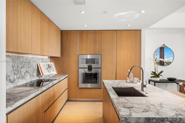 5 of 27 - 500 Alton Rd 803, Miami Beach, FL