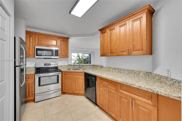 4 of 26 - 3453 Nw 44th St 107, Oakland Park, FL