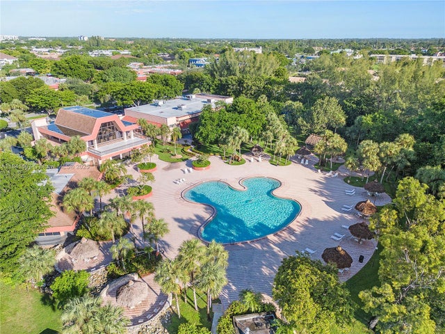 5 of 40 - 3110 Holiday Springs Blvd 105, Margate, FL