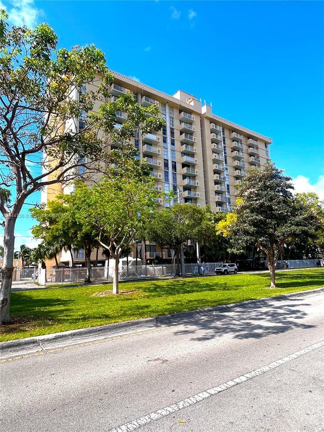 1 of 1 - 2350 Ne 135th St 1405, North Miami, FL