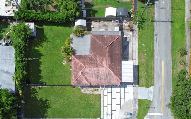 3 of 34 - 6290 Sw 37th St, Miami, FL