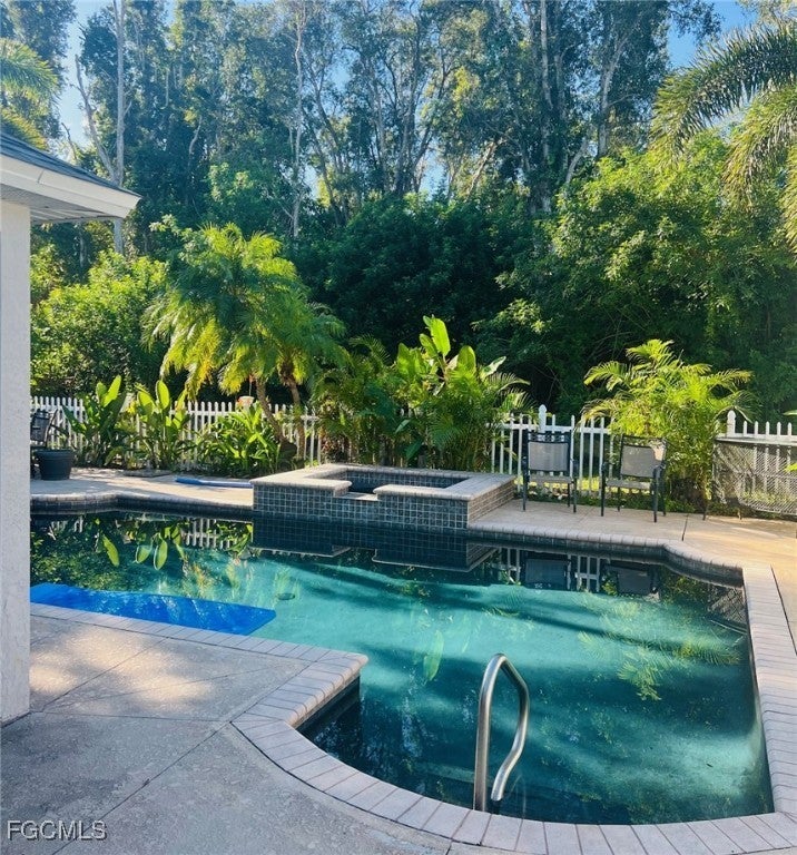 142 Ne 4th St, Cape Coral