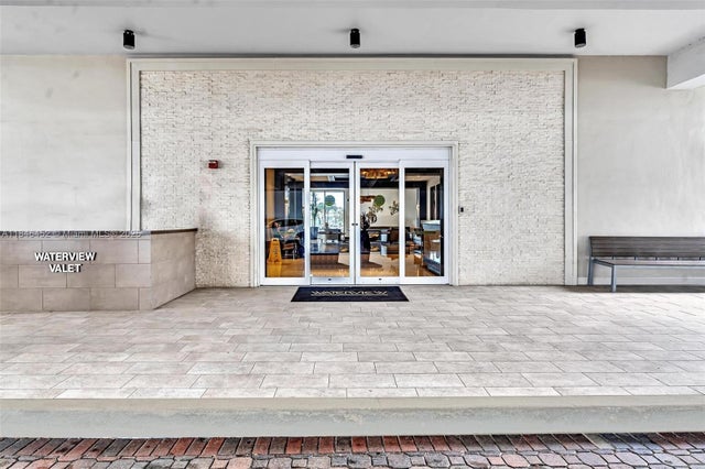 4 of 30 - 20515 E Country Club Dr 1449, Aventura, FL