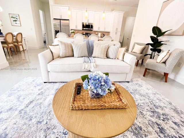 3 of 17 - 404 Nw 1st St, Cape Coral, FL