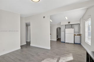 Photo of Listing #A11844942