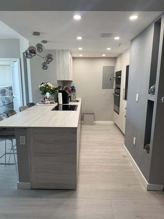 1 of 36 - 275 Ne 18th St 1405, Miami, FL