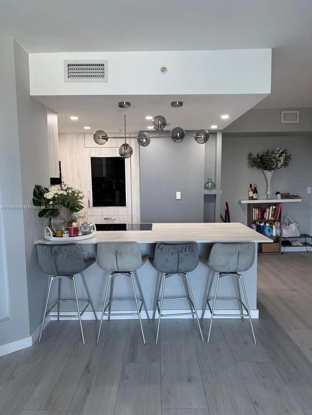 2 of 36 - 275 Ne 18th St 1405, Miami, FL