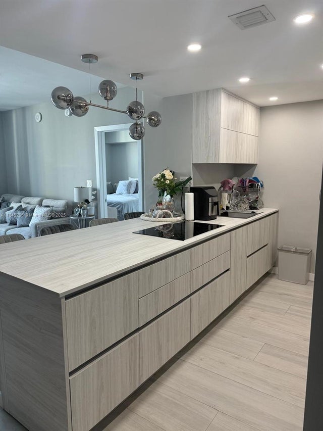 4 of 36 - 275 Ne 18th St 1405, Miami, FL
