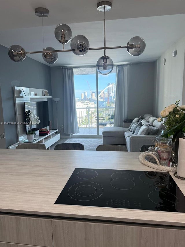 5 of 36 - 275 Ne 18th St 1405, Miami, FL