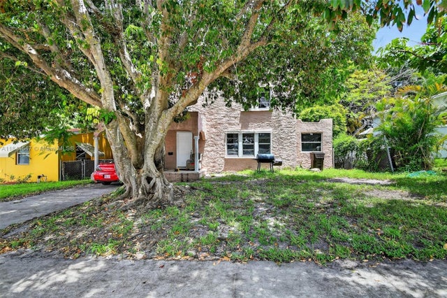 2 of 4 - 919 32nd St, West Palm Beach, FL
