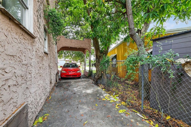 4 of 4 - 919 32nd St, West Palm Beach, FL