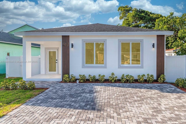 1 of 47 - 312 Nw 9th St, Hallandale Beach, FL