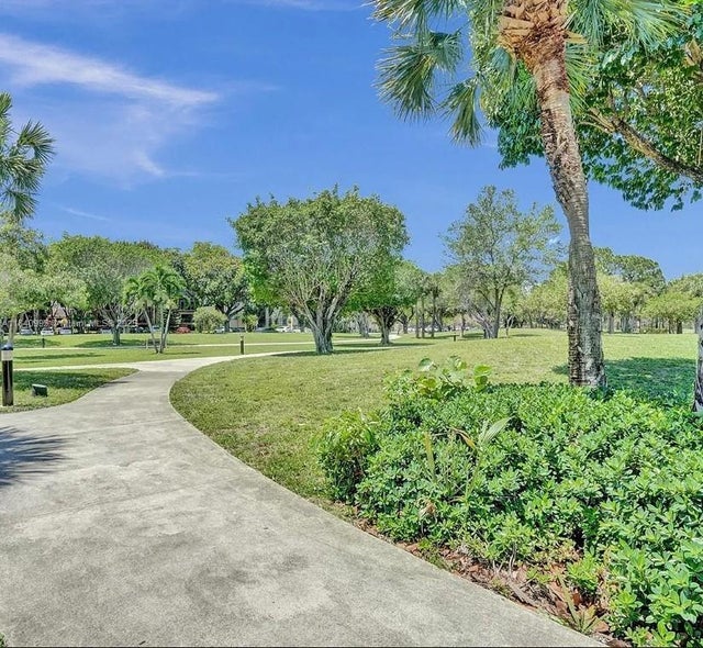 3 of 13 - 6001 N Falls Cir Dr 107, Lauderhill, FL