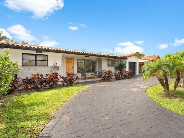 3 of 50 - 1116 Ne 4th Ct, Hallandale Beach, FL
