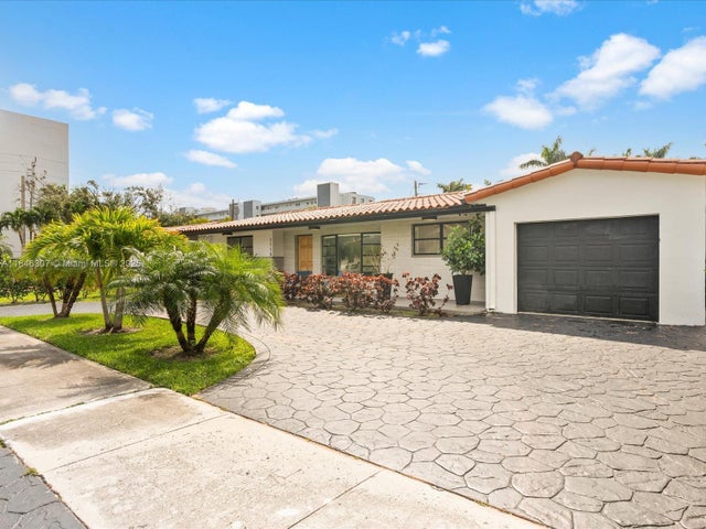 4 of 50 - 1116 Ne 4th Ct, Hallandale Beach, FL