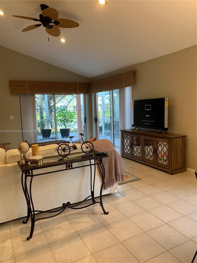 2 of 30 - 231 W Canterbury Dr W, Palm Beach Gardens, FL