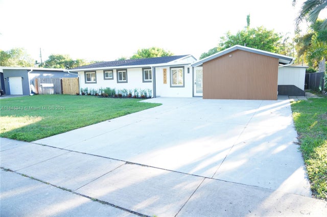 1 of 41 - 5013 Sw 90th Ter, Cooper City, FL