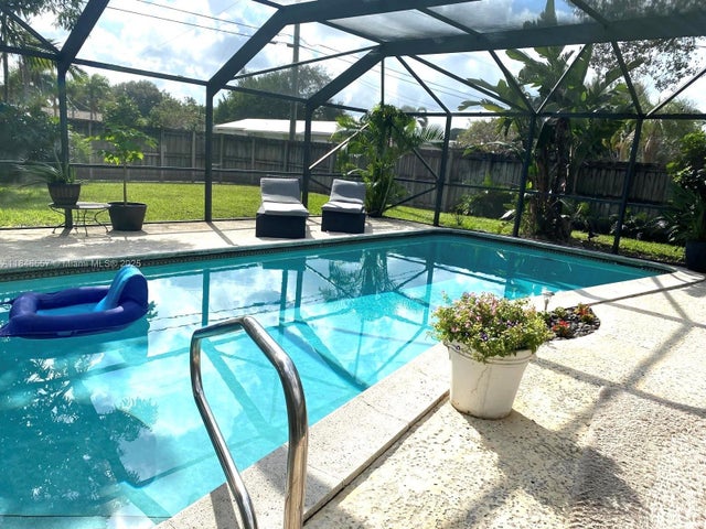 1 of 14 - 4116 Taft St, Hollywood, FL