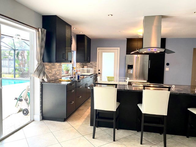 2 of 14 - 4116 Taft St, Hollywood, FL