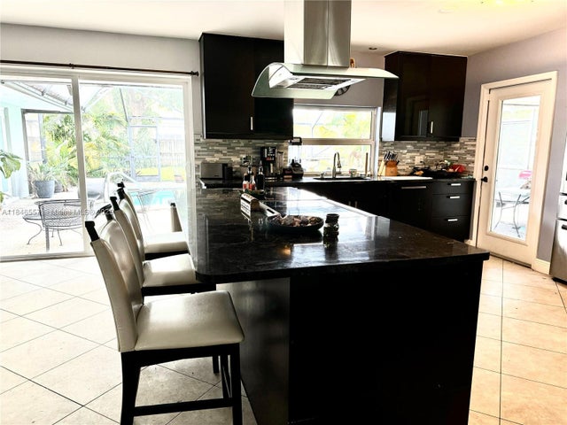 3 of 14 - 4116 Taft St, Hollywood, FL